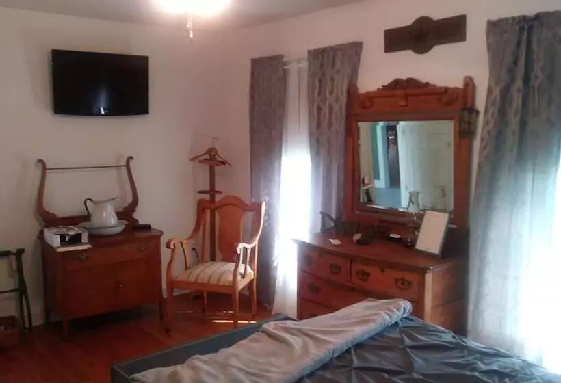 Aamiaismajoitus (B&B) Marvels On The Creek