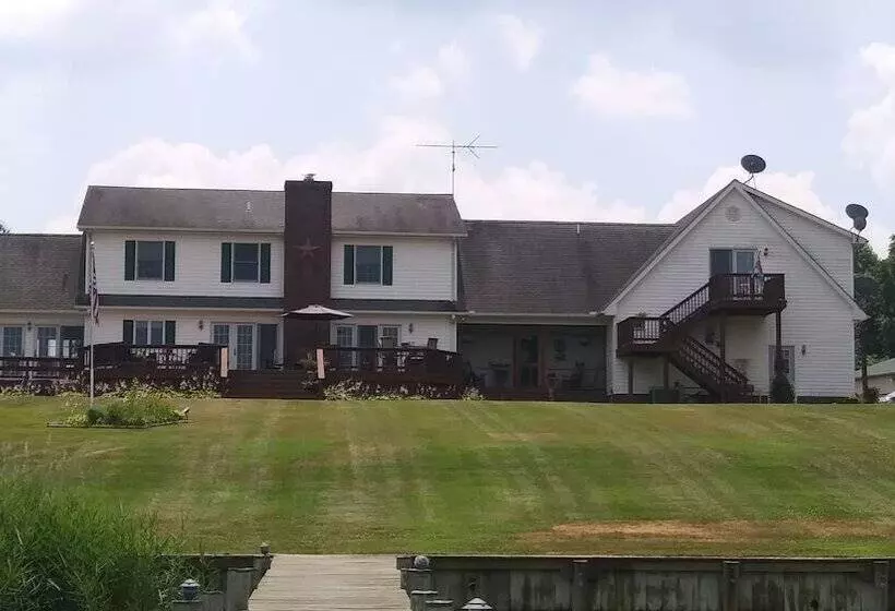 Aamiaismajoitus (B&B) Marvels On The Creek