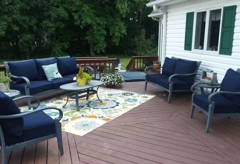 Aamiaismajoitus (B&B) Marvels On The Creek