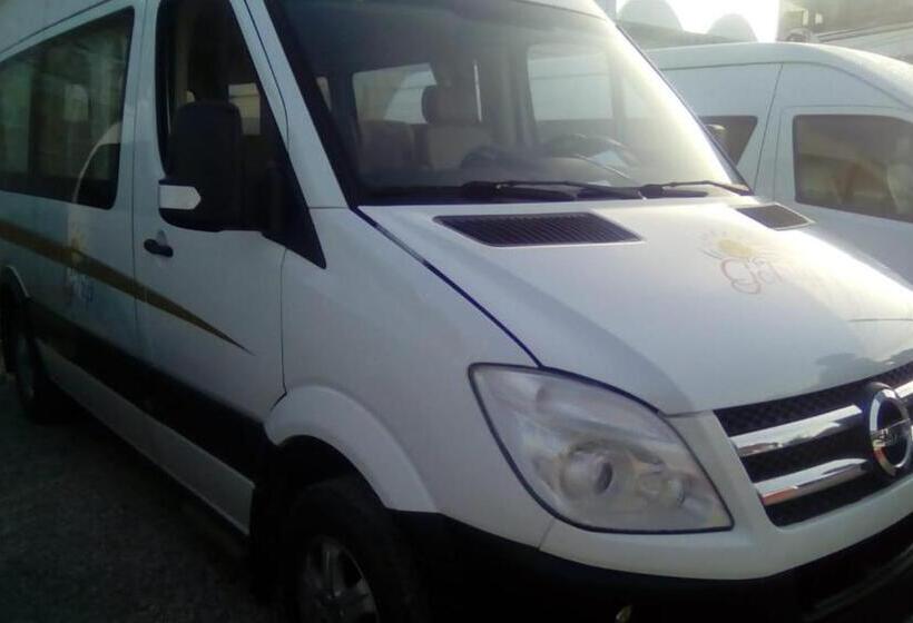 تختخواب و صبحانه Rolando Share Apart