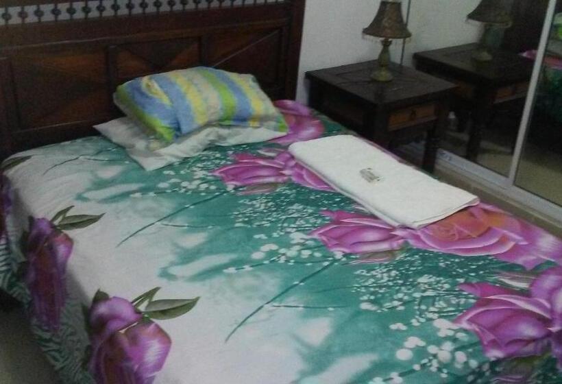 تختخواب و صبحانه Rolando Share Apart