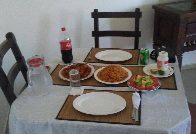 تختخواب و صبحانه Rolando Share Apart