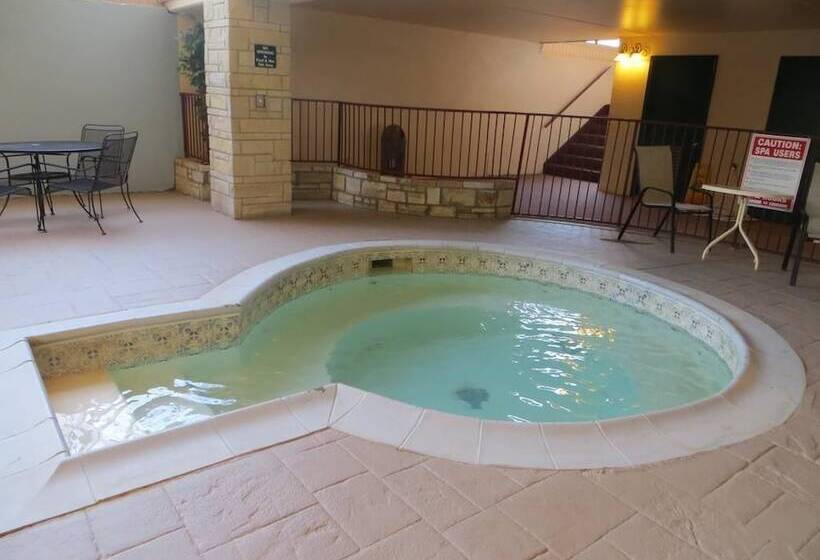 Otel Lake Norfork Resort