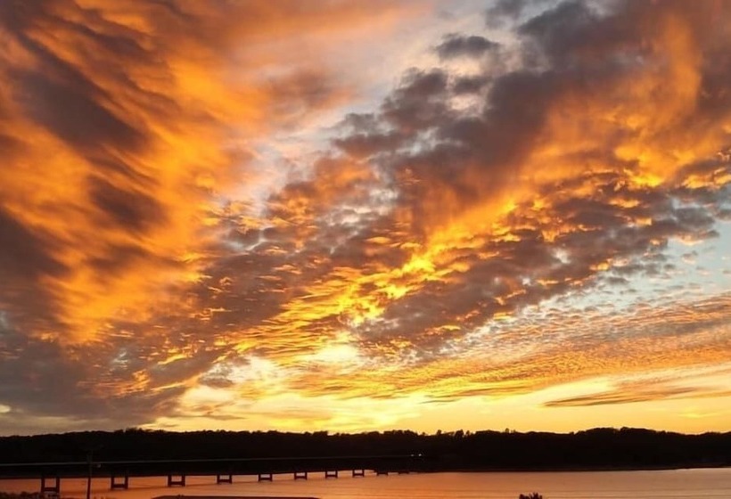 Otel Lake Norfork Resort