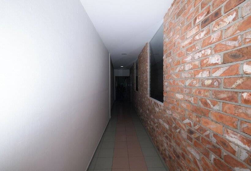 בית מלון כפרי Oyo 90089 N H Inn