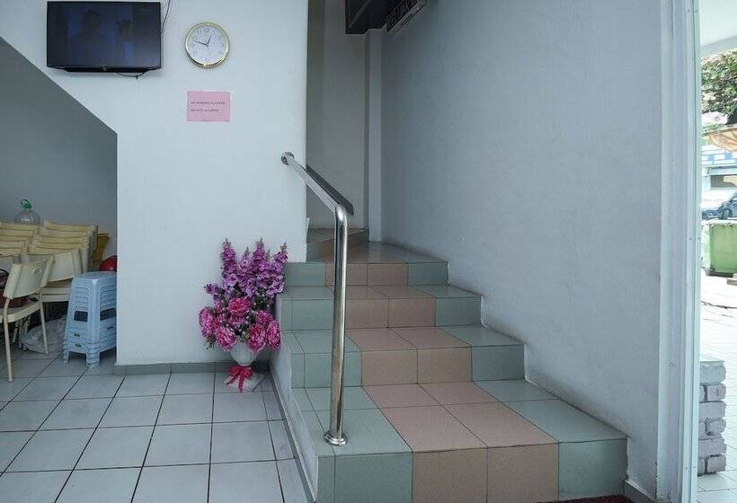 בית מלון כפרי Oyo 90089 N H Inn