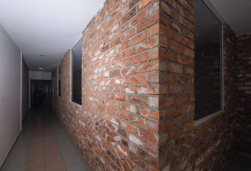 בית מלון כפרי Oyo 90089 N H Inn