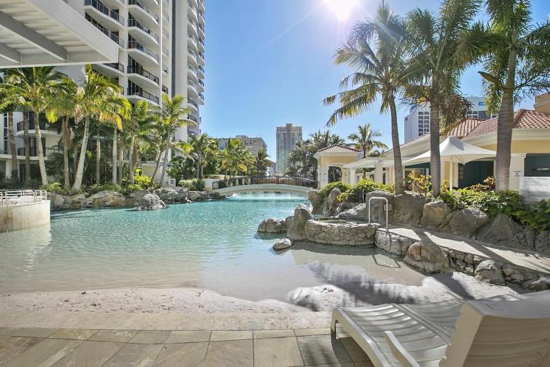 Отель Peepsleep Chevron Towers