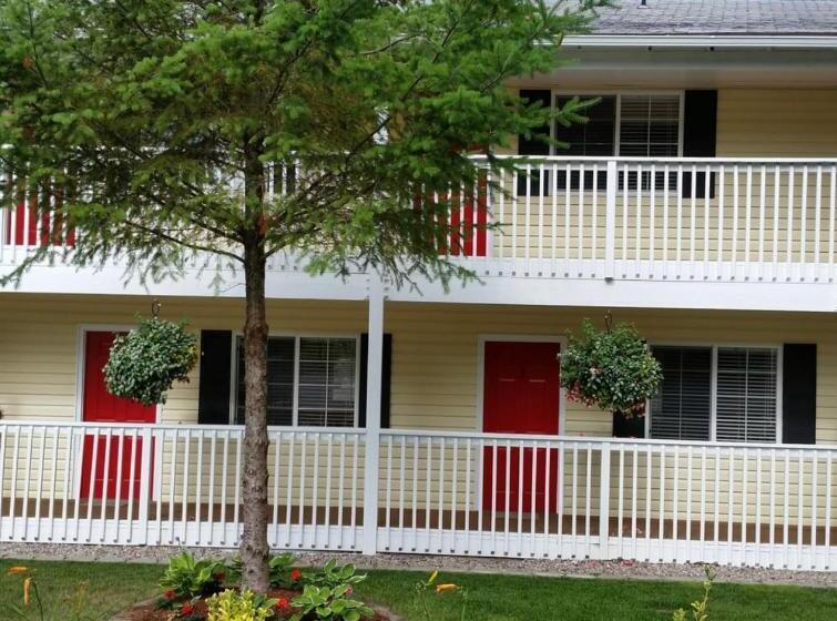 Отель The Caden