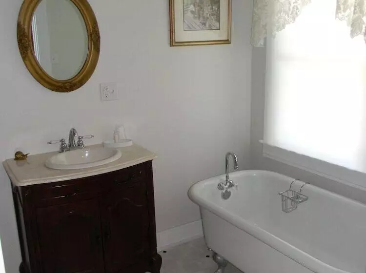 The Chandler House Bed And Breakfast