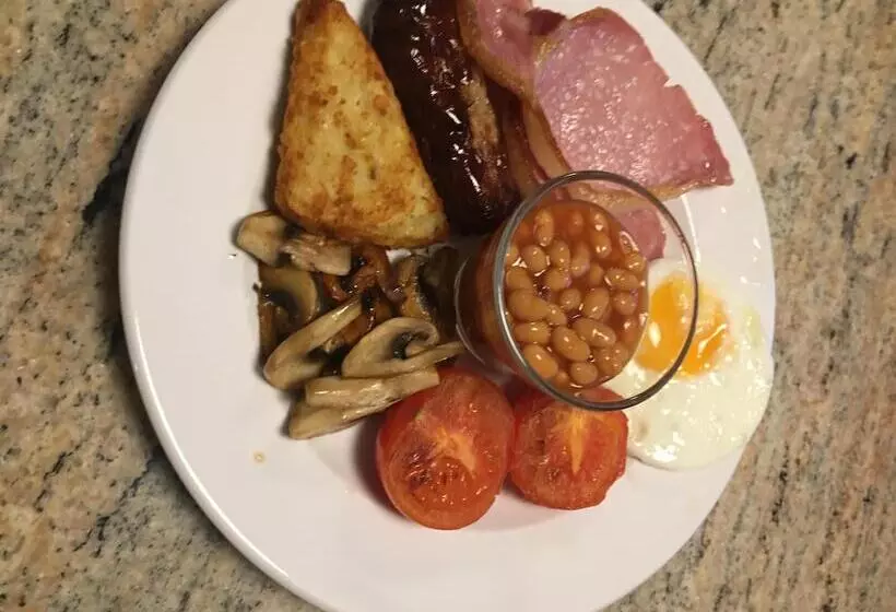 تختخواب و صبحانه The Swallows