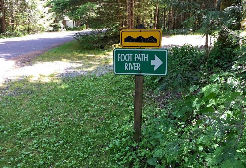 Mt. Baker Lodging Cabin 24  Mt Views, Bbq, Sleeps 4! By Mbl