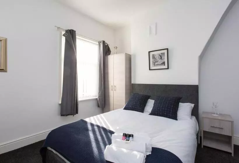 ペンション Townhouse @ 83 Edleston Road Crewe