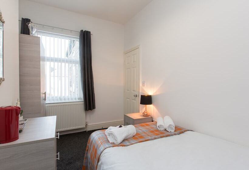 Pensão Townhouse @ 83 Edleston Road Crewe