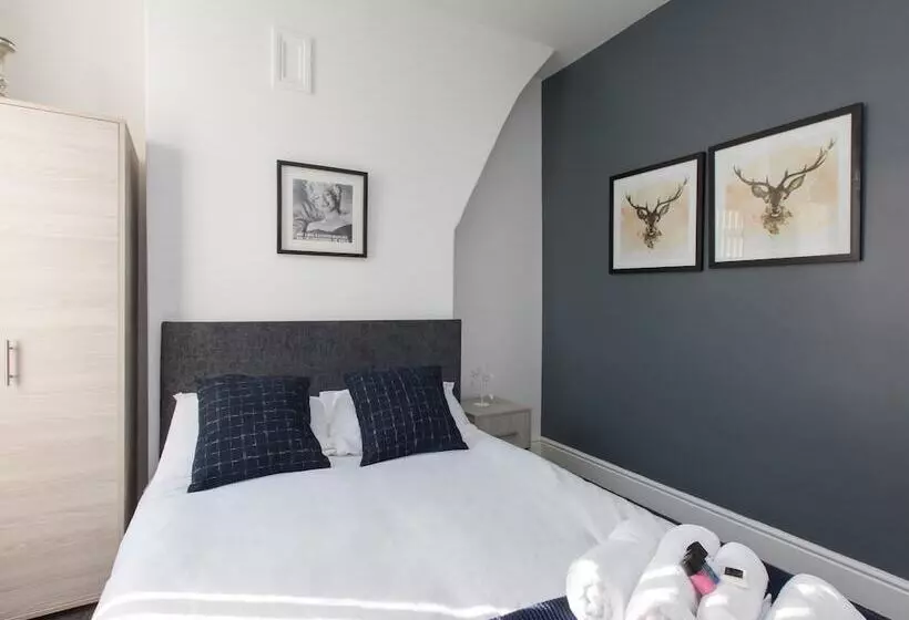 ペンション Townhouse @ 83 Edleston Road Crewe