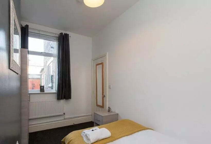 ペンション Townhouse @ 83 Edleston Road Crewe