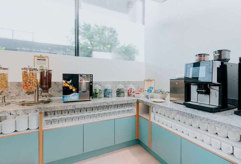 호텔 Hampton By Hilton Warsaw Reduta