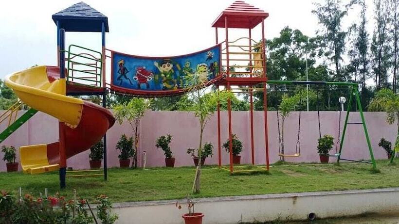 هتل Swastik Resort