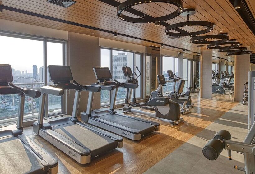 Novotel Suites Manila At Acqua