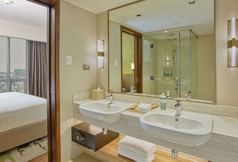 Novotel Suites Manila At Acqua