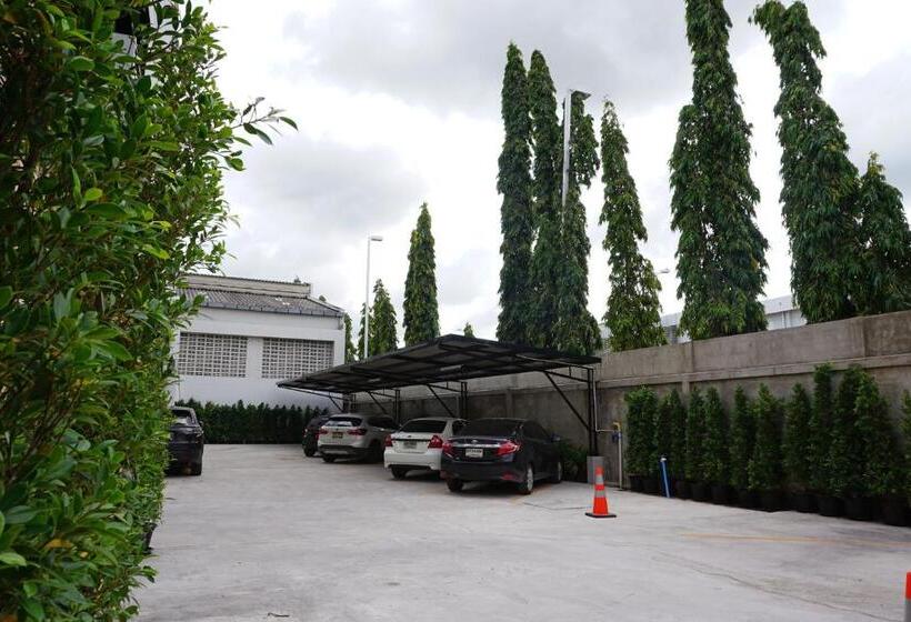 B Black Hotel Chonburi