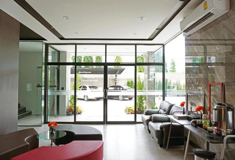 B Black Hotel Chonburi