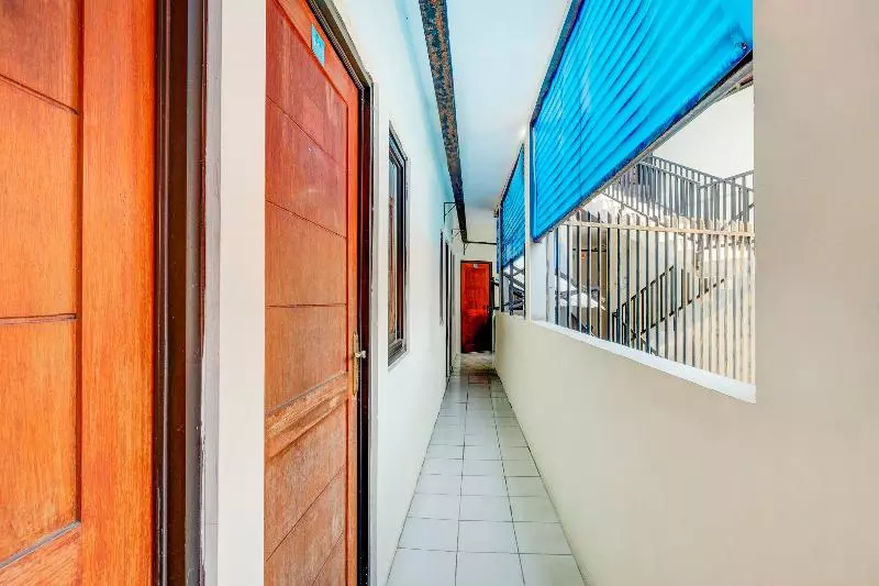 Hotelli Oyo 3878 Graha Hsc Syariah