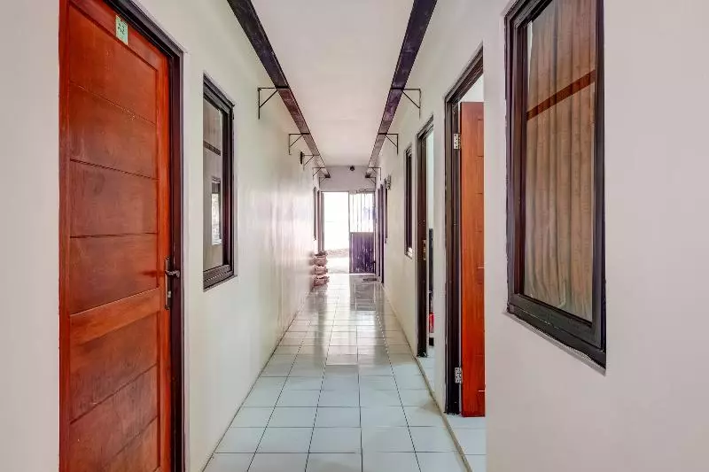 Hotelli Oyo 3878 Graha Hsc Syariah