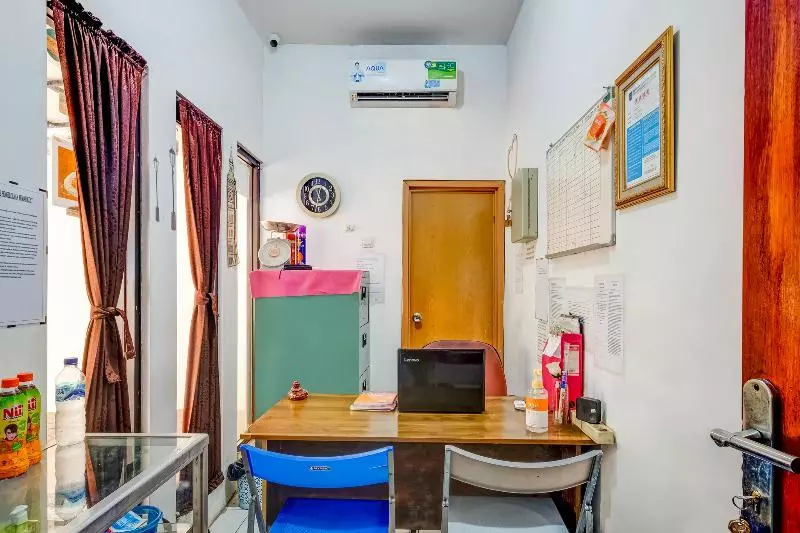 Hotelli Oyo 3878 Graha Hsc Syariah