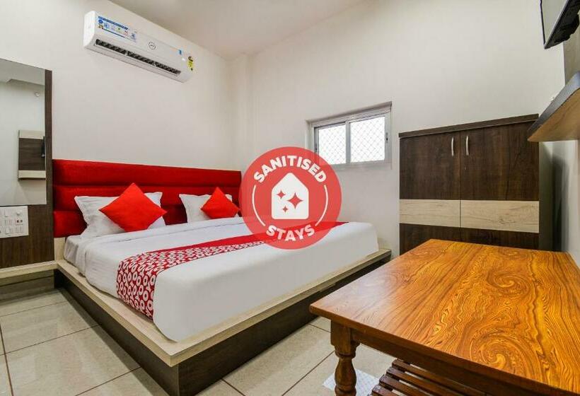 호텔 Oyo 44432 Kailash Palace