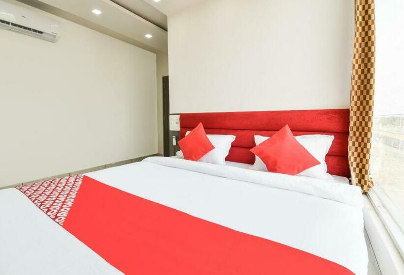 호텔 Oyo 44432 Kailash Palace