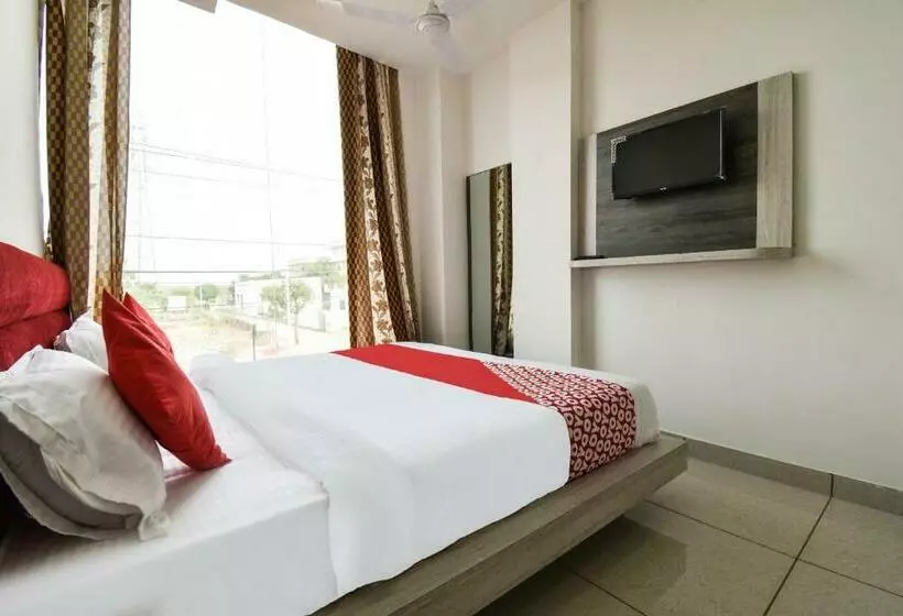 Hotelli Oyo 44432 Kailash Palace