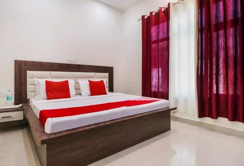 Hotelli Oyo 60638 City Guest House