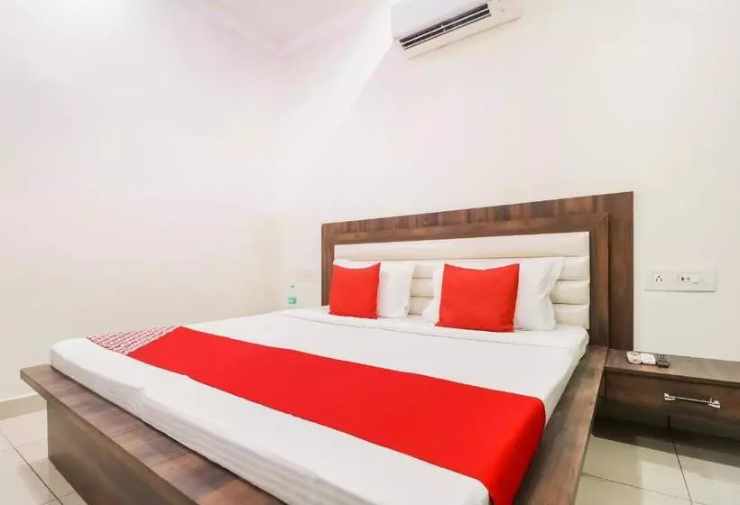 Hotelli Oyo 60638 City Guest House