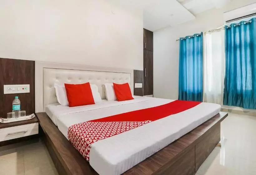 Hotelli Oyo 60638 City Guest House