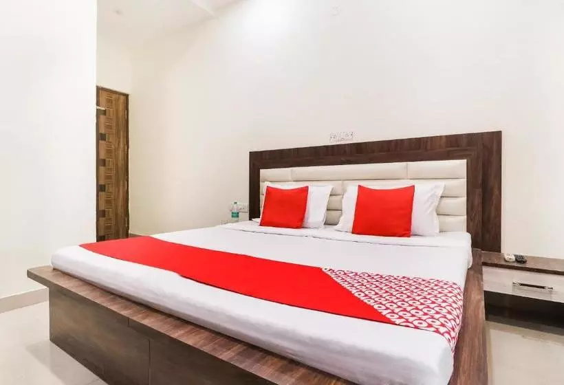 Hotelli Oyo 60638 City Guest House