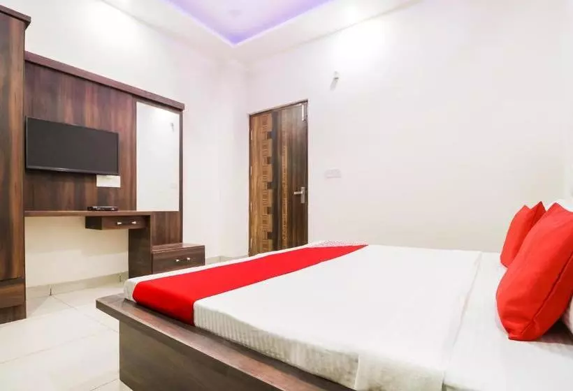 Hotelli Oyo 60638 City Guest House