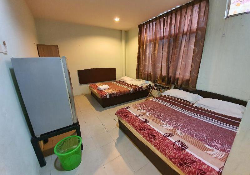 בית מלון כפרי Oyo 90109 Fire Fly East