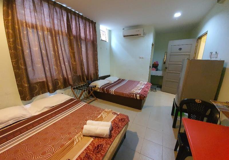 בית מלון כפרי Oyo 90109 Fire Fly East