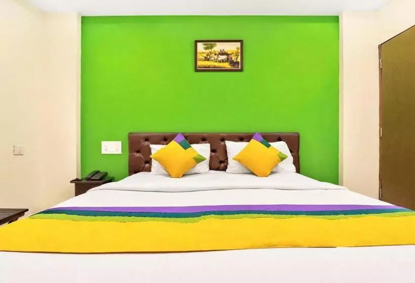 Itsy Hotels Carnival Inn