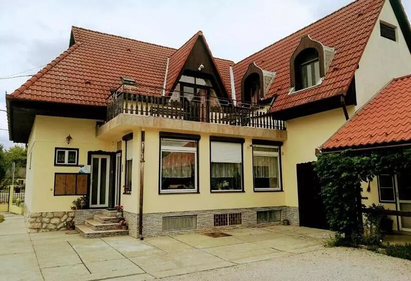 Majatalo Révész Vendégház