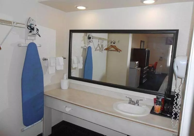 ホテル Queens Inn Anaheim