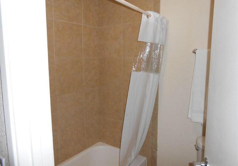 فندق Queens Inn Anaheim