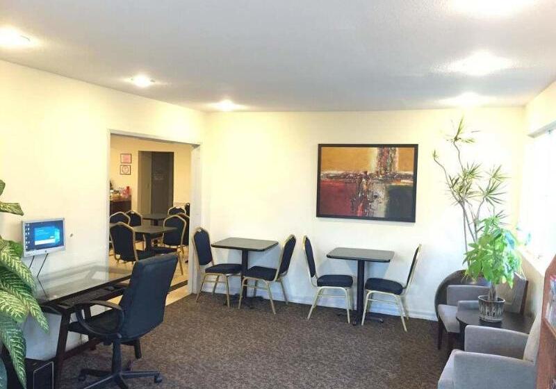 فندق Queens Inn Anaheim