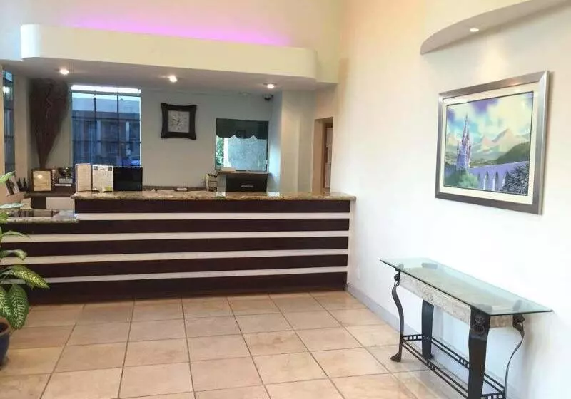 ホテル Queens Inn Anaheim