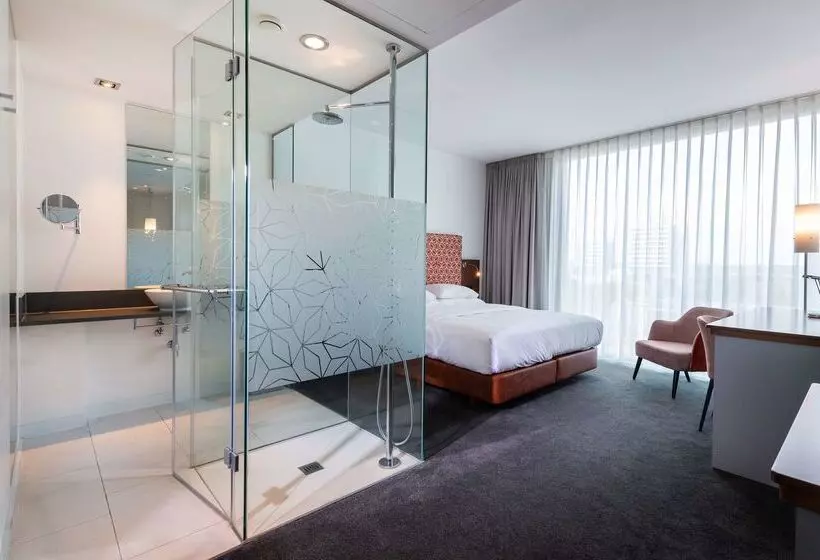 هتل Doubletree By Hilton Frankfurt Niederrad