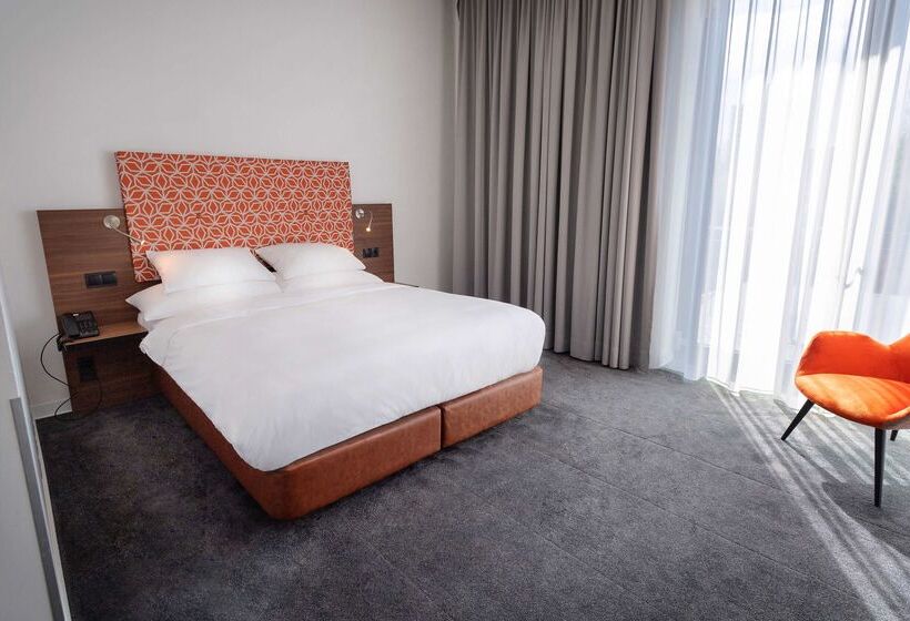 فندق Doubletree By Hilton Frankfurt Niederrad