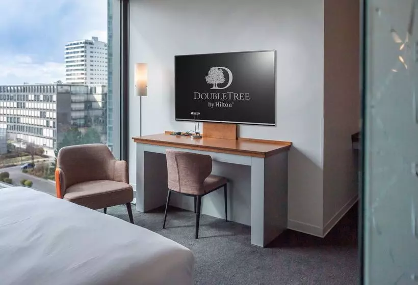 هتل Doubletree By Hilton Frankfurt Niederrad