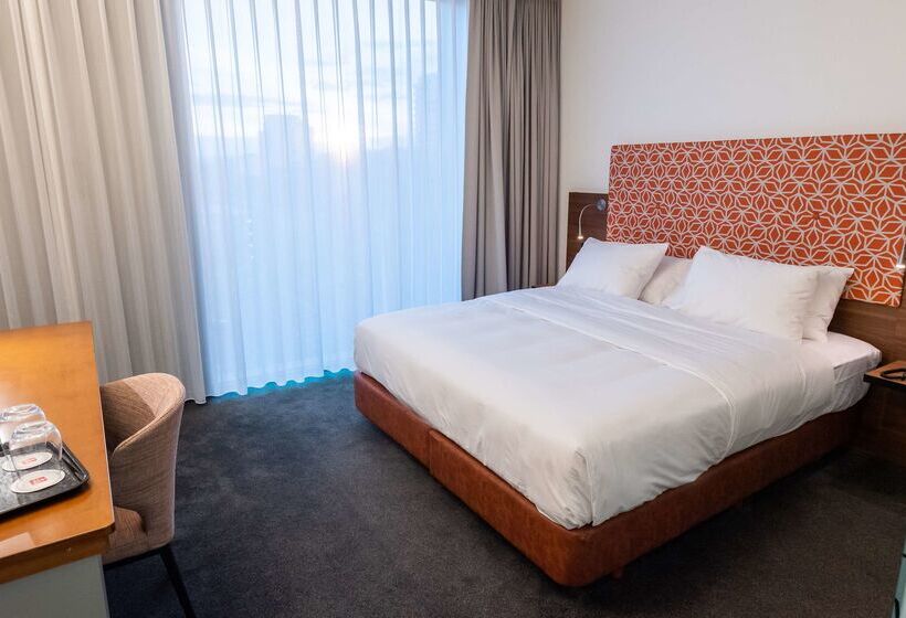 فندق Doubletree By Hilton Frankfurt Niederrad