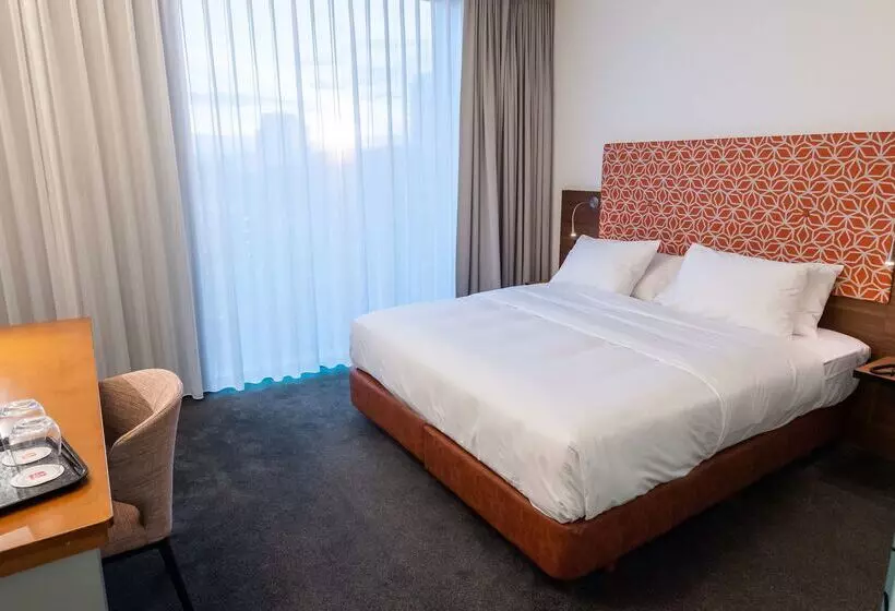 هتل Doubletree By Hilton Frankfurt Niederrad